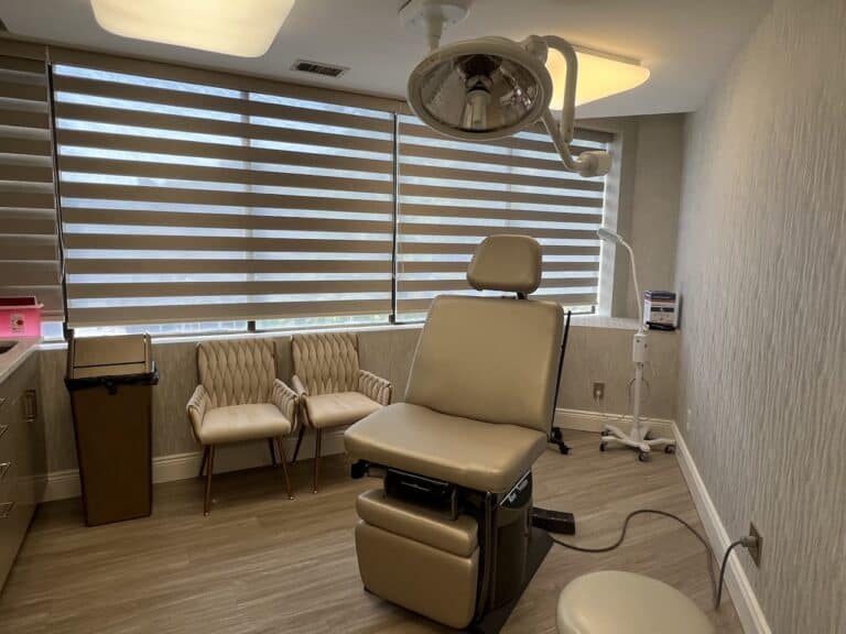 The Breast Reduction Surgeons of Long Island Patient Room
